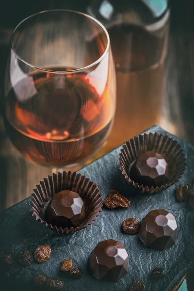 Čokoládové pralinky s vínem — Stock fotografie