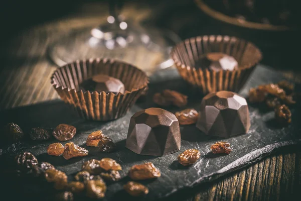 Dolci al cioccolato con uvetta — Foto Stock