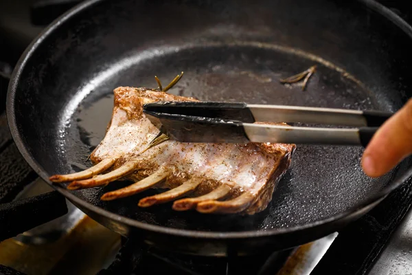 Rack de côtelettes d'agneau — Photo