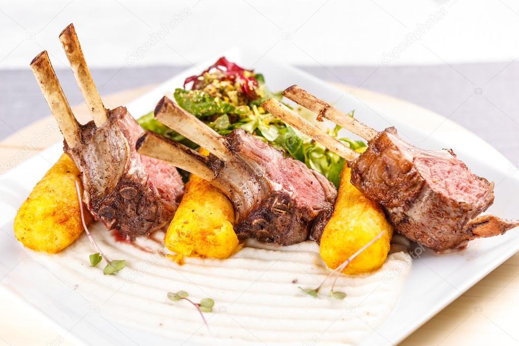 Organic grilled lamb chops