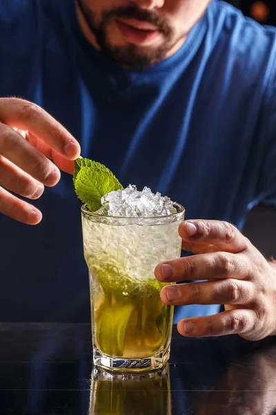 Mojito kokteyl içki — Stok fotoğraf