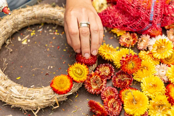 Florist på jobbet Royaltyfria Stockbilder