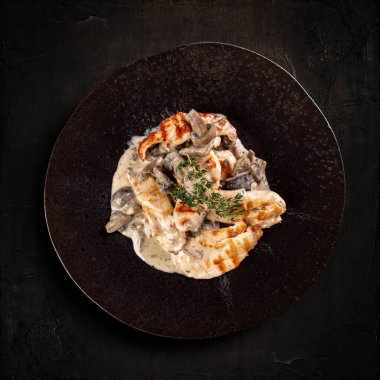 Tavuk ızgara göğüs yahnisi.