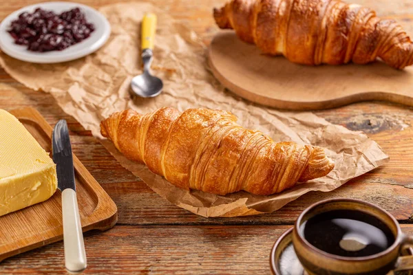 Snídaně s croissantem — Stock fotografie