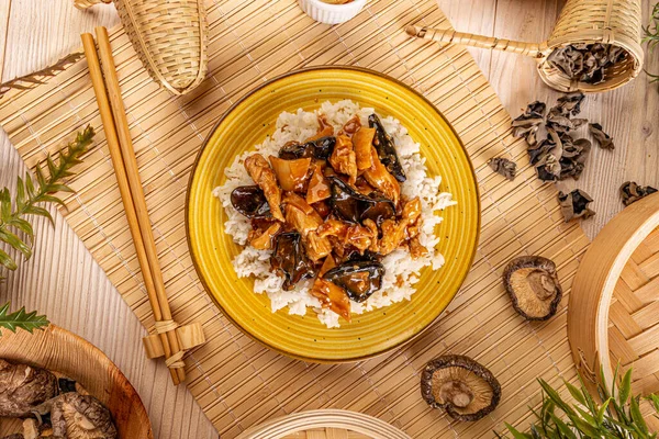Traditionell Kinesisk Mat Meny Kyckling Ränder Med Gelé Öra Kryddig — Stockfoto