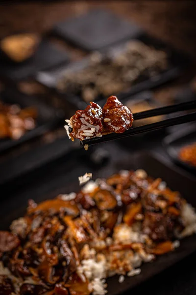 Rindfleisch Mit Shiitake Und Bambus Essstäbchen Traditionelle Chinesische Speisekarte — Stockfoto