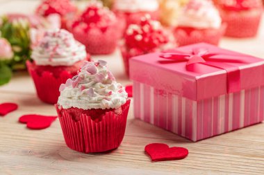 Sevgililer Günü için hediye kutusu.