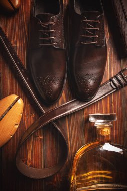 Erkekler kahverengi deri ayakkabılar