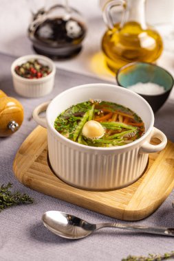 Lezzetli sebze tavuk çorbası.