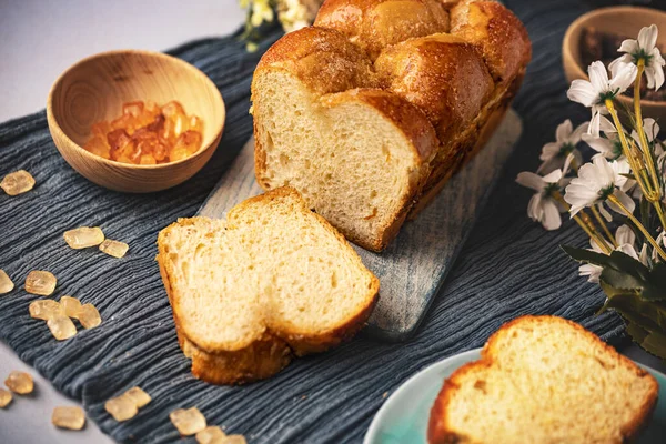 Lahodný Domácí Čerstvý Sladký Brioš Chléb Zátiší — Stock fotografie