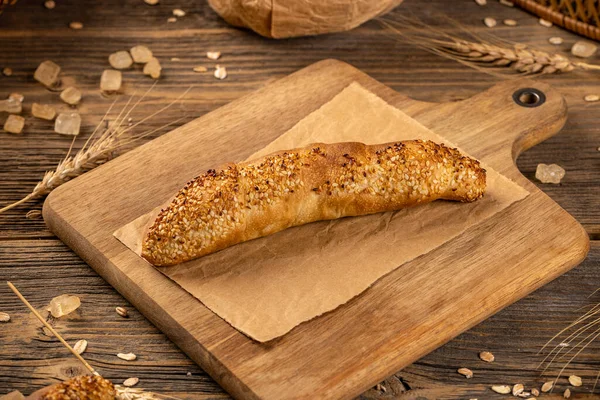 Hele Korrel Hot Dog Broodje Klaar Eten Houten Achtergrond — Stockfoto