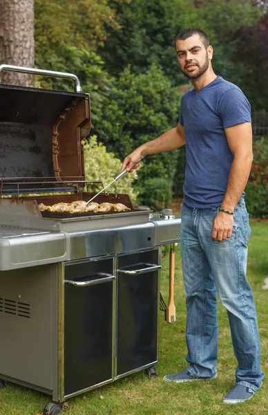 Cocina a la parrilla — Foto de Stock