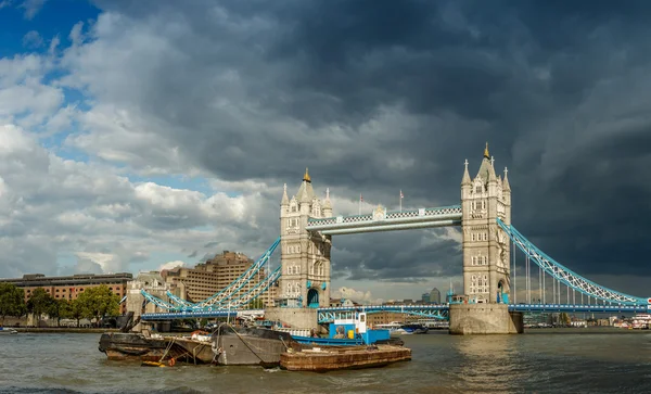 Puente torre — Foto de Stock