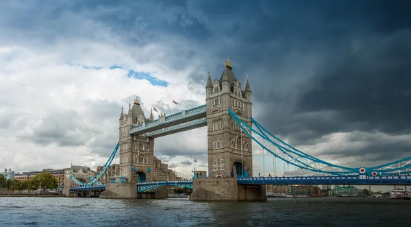 Puente torre — Foto de Stock