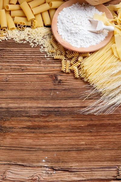 Raw pasta — Stock Photo, Image