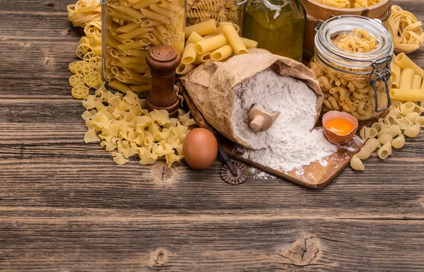 Raw pasta — Stock Photo, Image