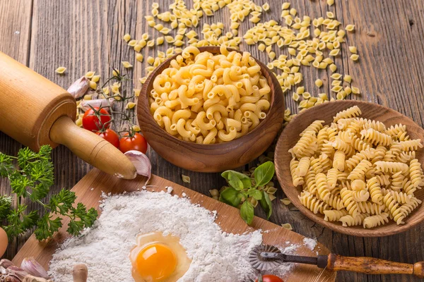 Pasta and ingredients — Stock Photo, Image