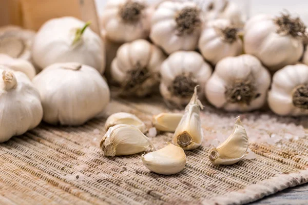 Teentje knoflook — Stockfoto