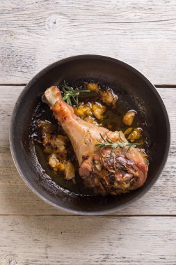 Kavrulmuş hindi but