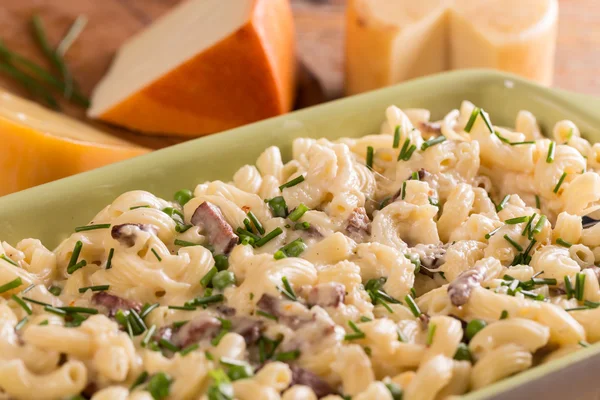 Cheesy pasta — Stockfoto