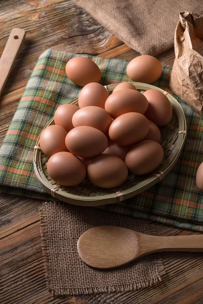 Uova fresche marroni — Foto Stock