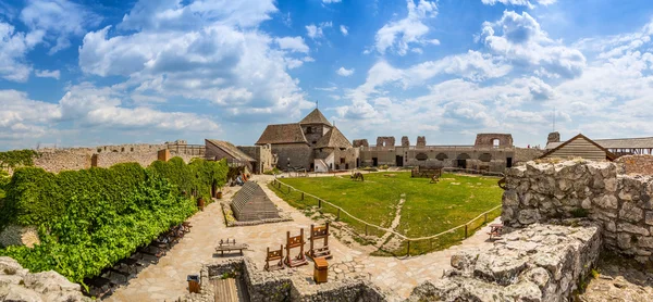 Hof der Burg Sumeg — Stockfoto