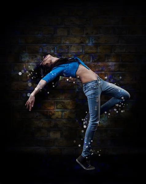 Young woman hip hop dancer — Stock Photo, Image