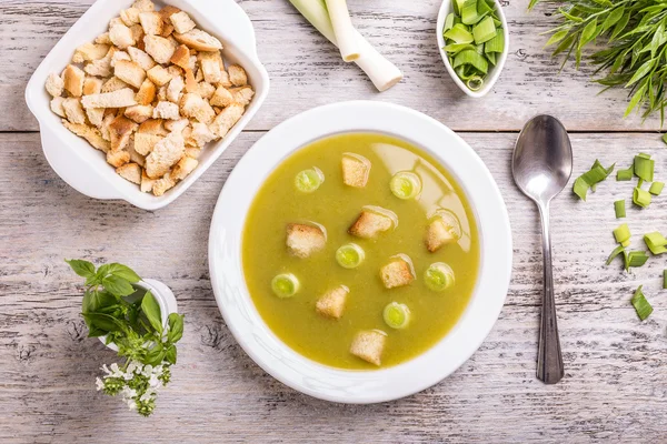 ねぎとジャガイモのスープ — ストック写真