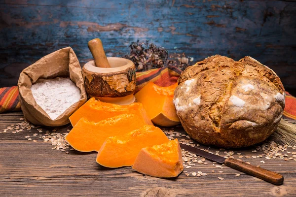 Pane intero alla zucca — Foto Stock