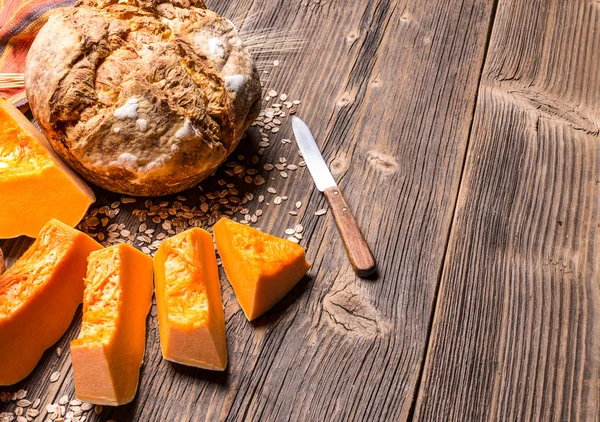 Rustikales Brot mit Kürbis — Stockfoto