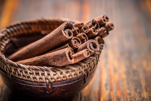 Palitos de canela fragantes —  Fotos de Stock