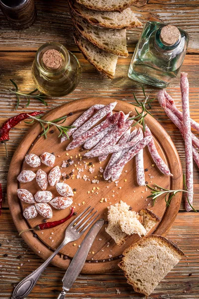 Salami-Würstchen von oben — Stockfoto