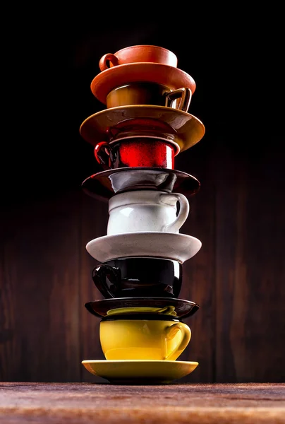 Turm aus Kaffeetassen — Stockfoto