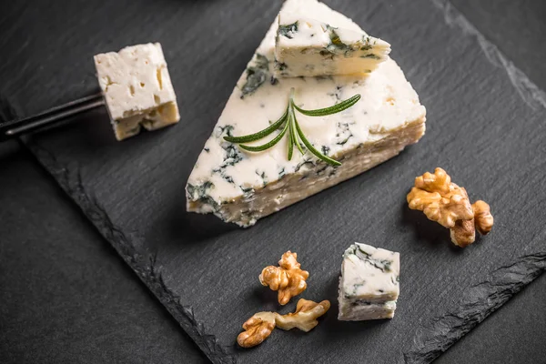 Tranches de fromage Gorgonzola — Photo