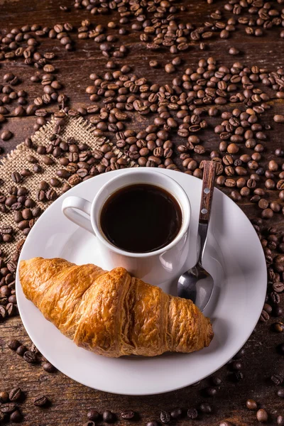 Caffè e croissant — Foto Stock