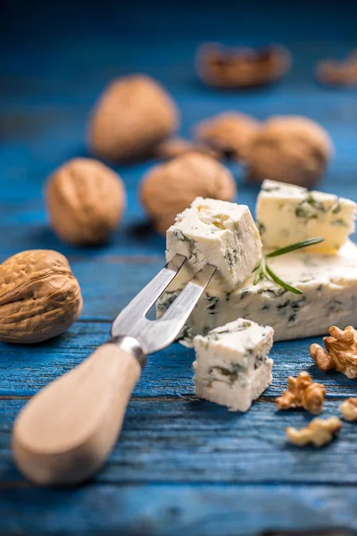 Вкусный голубой сыр — стоковое фото