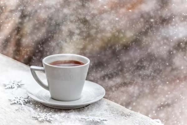 Mug of hot tea — Stock Photo, Image