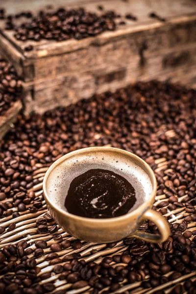 Tazza di caffè e fagioli — Foto Stock