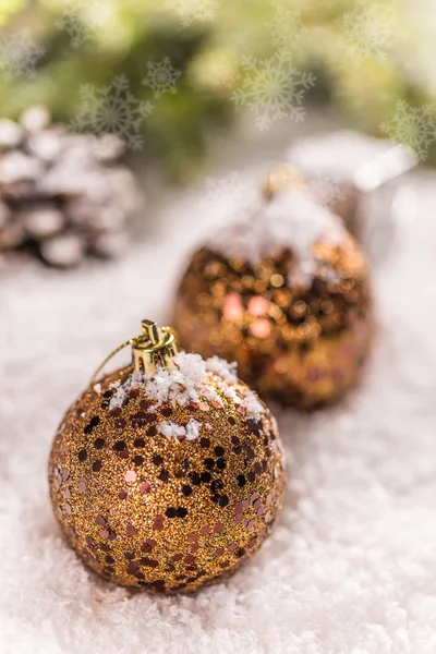 Boules de Noël dorées — Photo