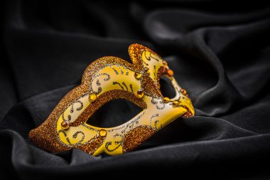 Sarı karnaval maskesi 
