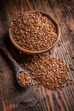 bir kase içinde organik buğday