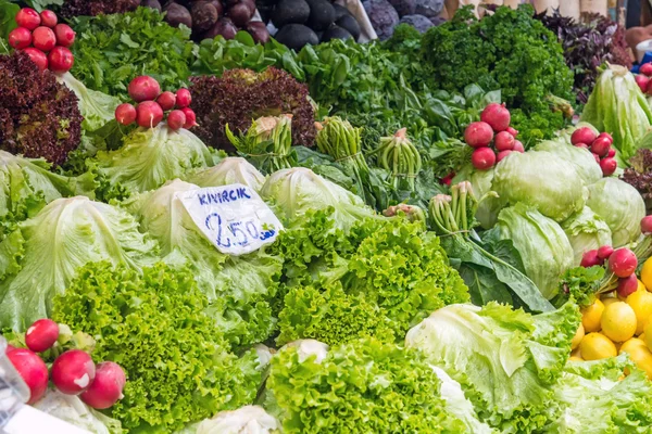 Vendita insalate e verdure — Foto Stock