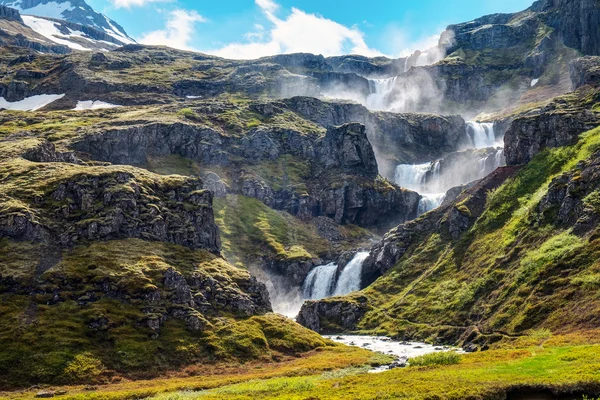 İzlanda'daki Klifbrekkufossar — Stok fotoğraf