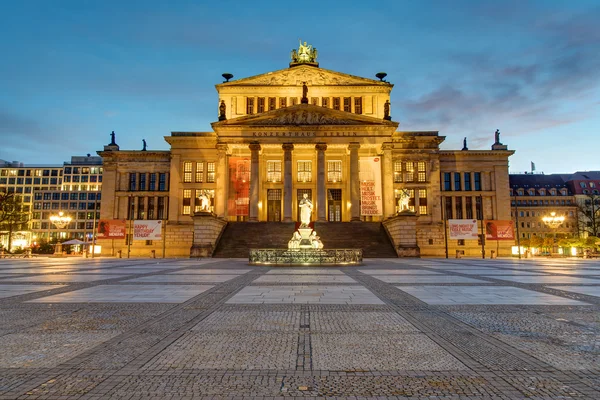 Konzerthaus na Gendarmenmarkt v Berlíně za svítání — Stock fotografie