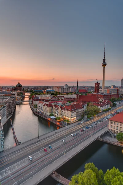 Berlin belvárosának át Hajnal — Stock Fotó