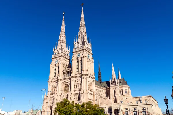 Den berömda katedralen av Lujan — Stockfoto