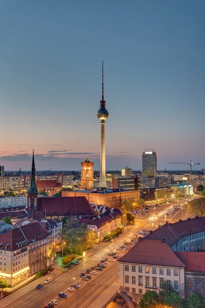 Wieża telewizyjna w Berlinie w nocy — Zdjęcie stockowe