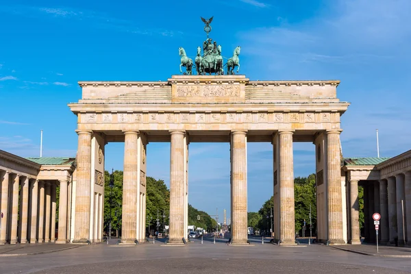 De brandenburger tor in Berlijn — Stockfoto