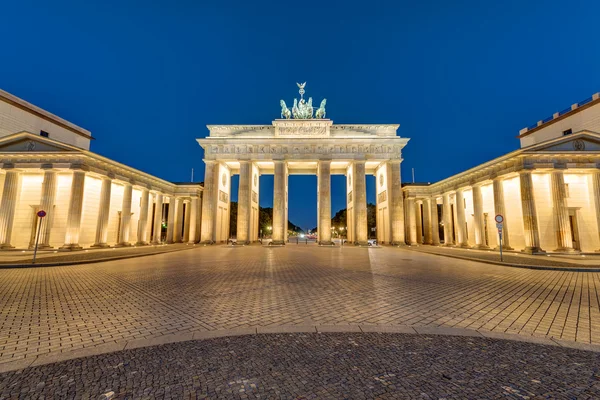 O Brandenburger Tor à noite — Fotografia de Stock