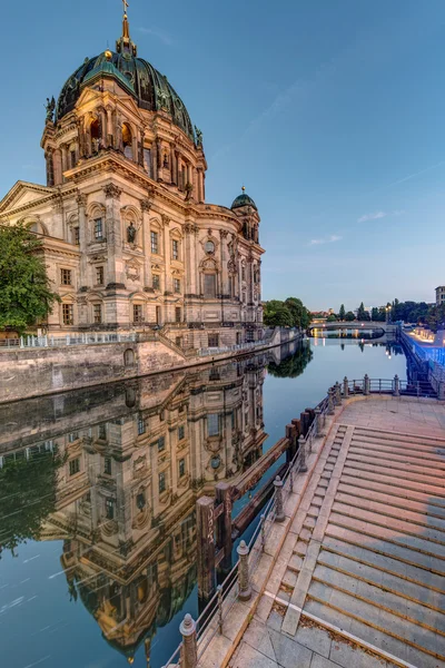 El Dom de Berlín y el río —  Fotos de Stock